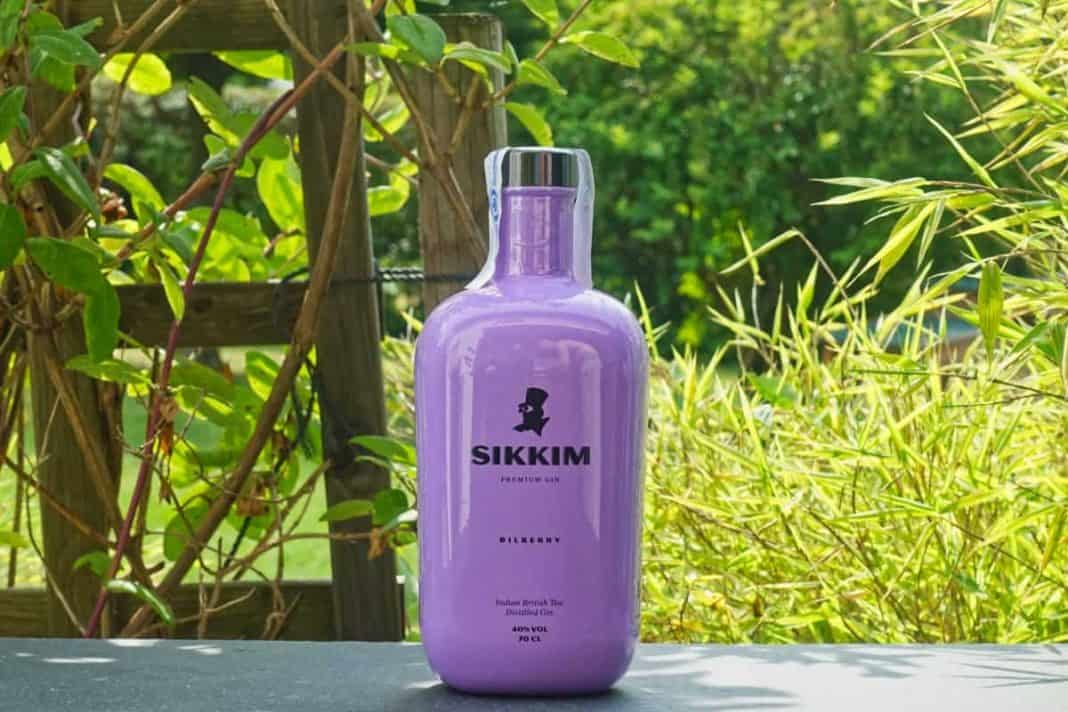 Eine Flasche des Sikkim Bilberry Gins