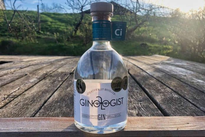 gintologist Eine Flasche des Ginologist Citrus Gins