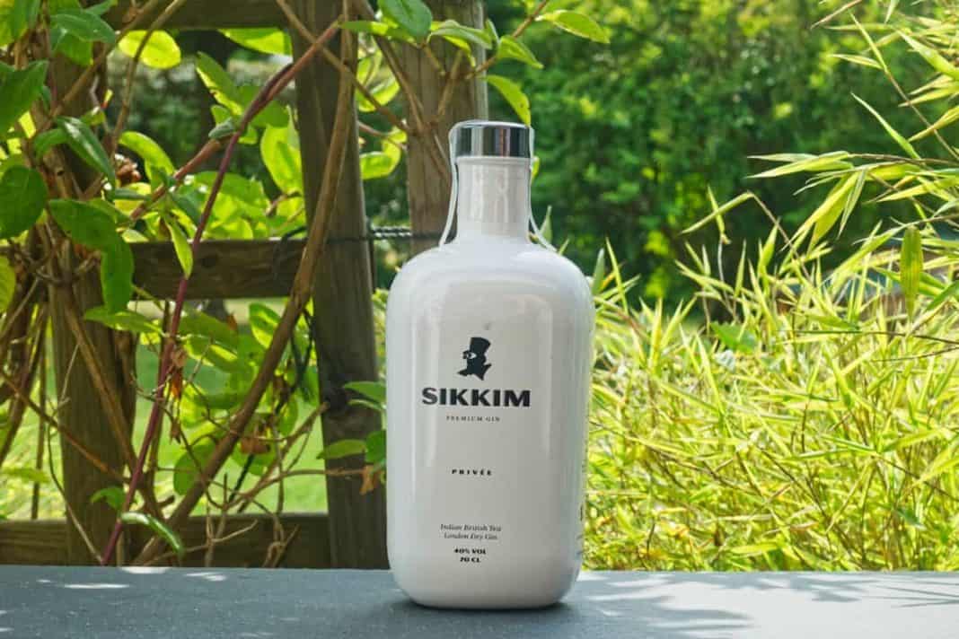 Eine Flasche des Sikkim Privee Gins